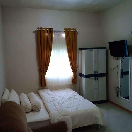 Green Homestay Malang Bagian luar foto