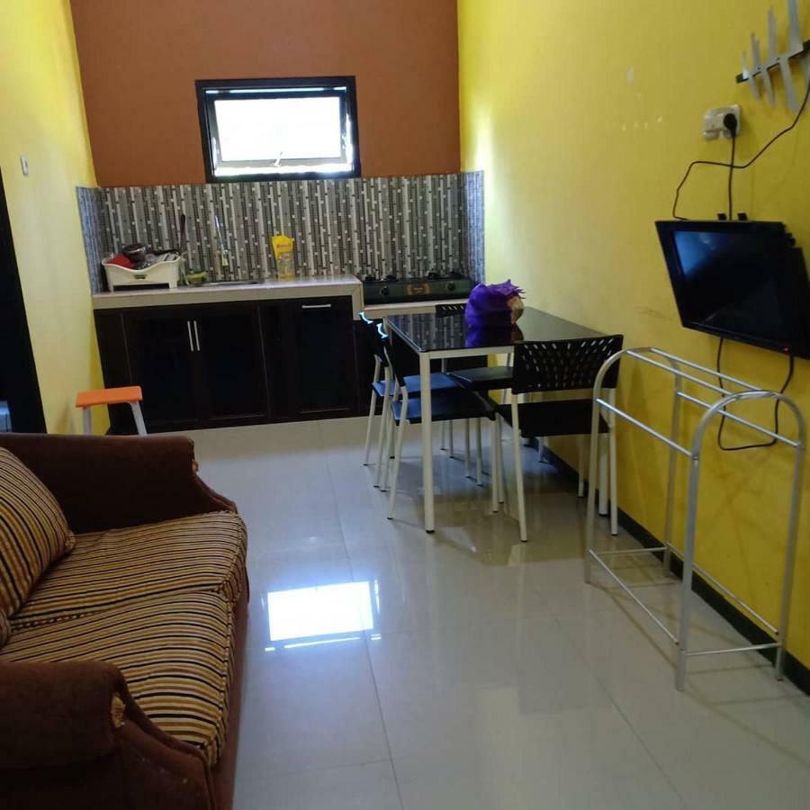 Green Homestay Malang Bagian luar foto